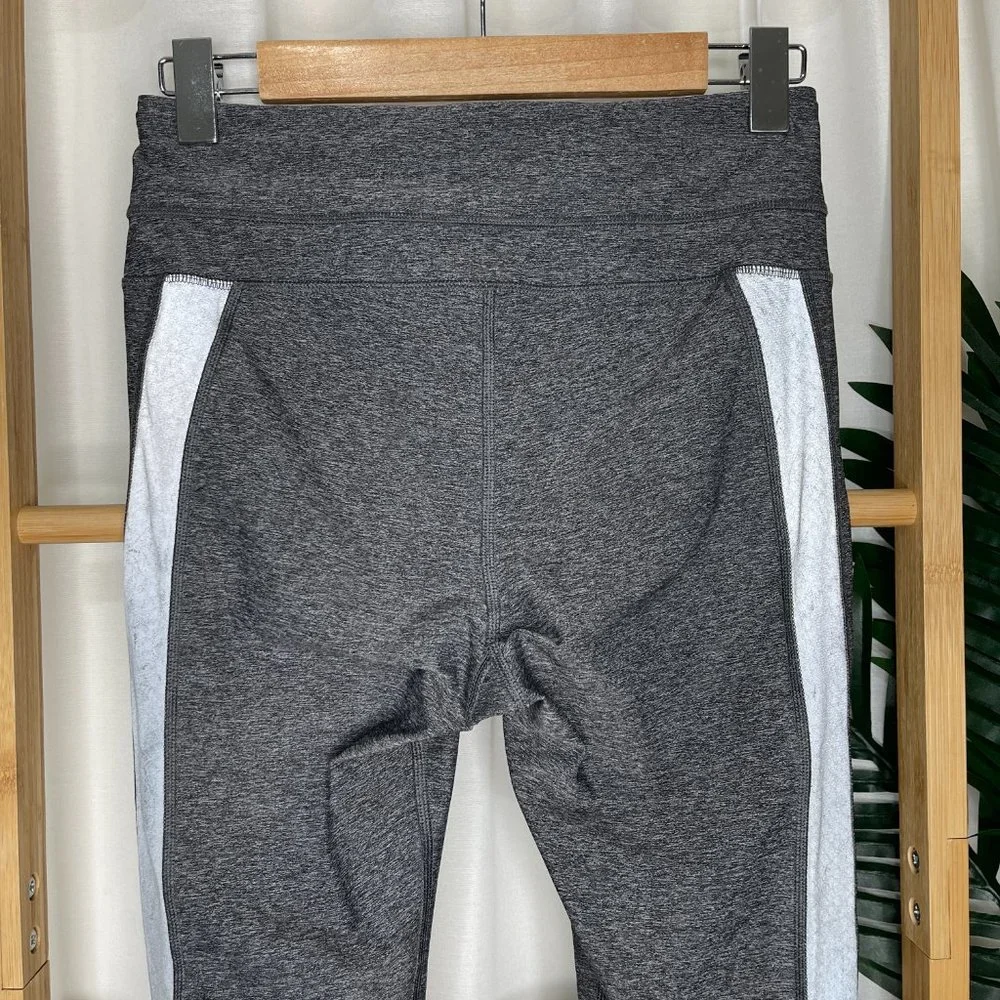 Lululemon Grey Silver Light Speed Tight Leggings Pants Size CAN 6 AUS 10 Active - Picture 8 of 12